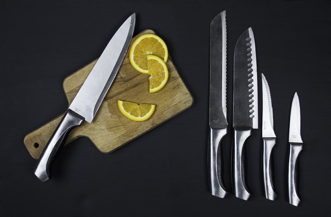Row of knives - FixKnife mail in knife sharpening service in Orland Park, Illinois