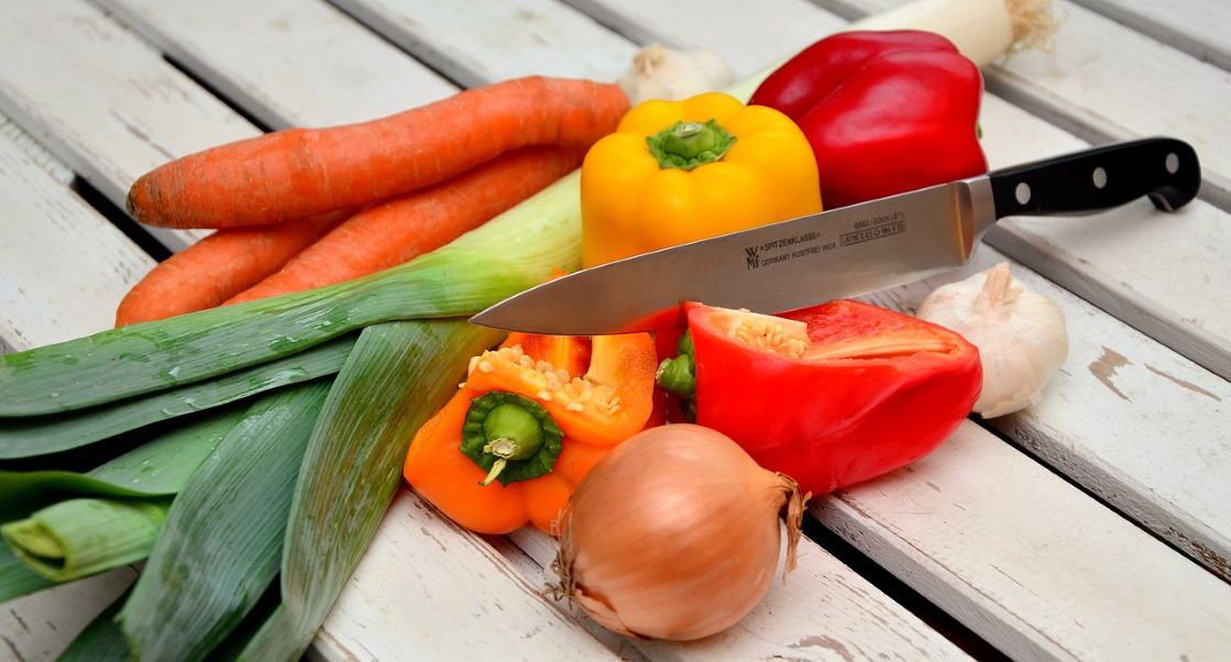 Knife with vegetables
